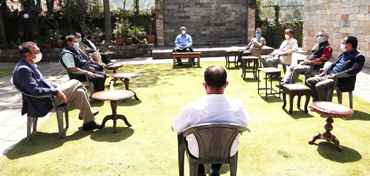 देउवा निवासमा कांग्रेस पदाधिकारी बैठक