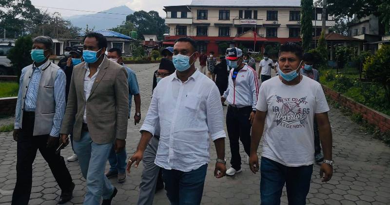 अनलाइनको पूर्वाग्रहपूर्ण अभिव्यक्ति, स्वछन्द स्वतन्त्रता