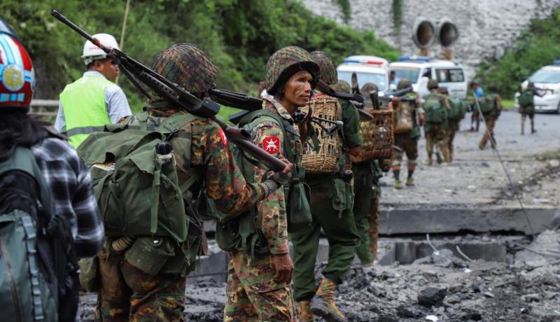 म्यानमारका विद्रोही प्रहरीहरु, जो सत्ता विरुद्ध गोली चलाउँन तयार छन्