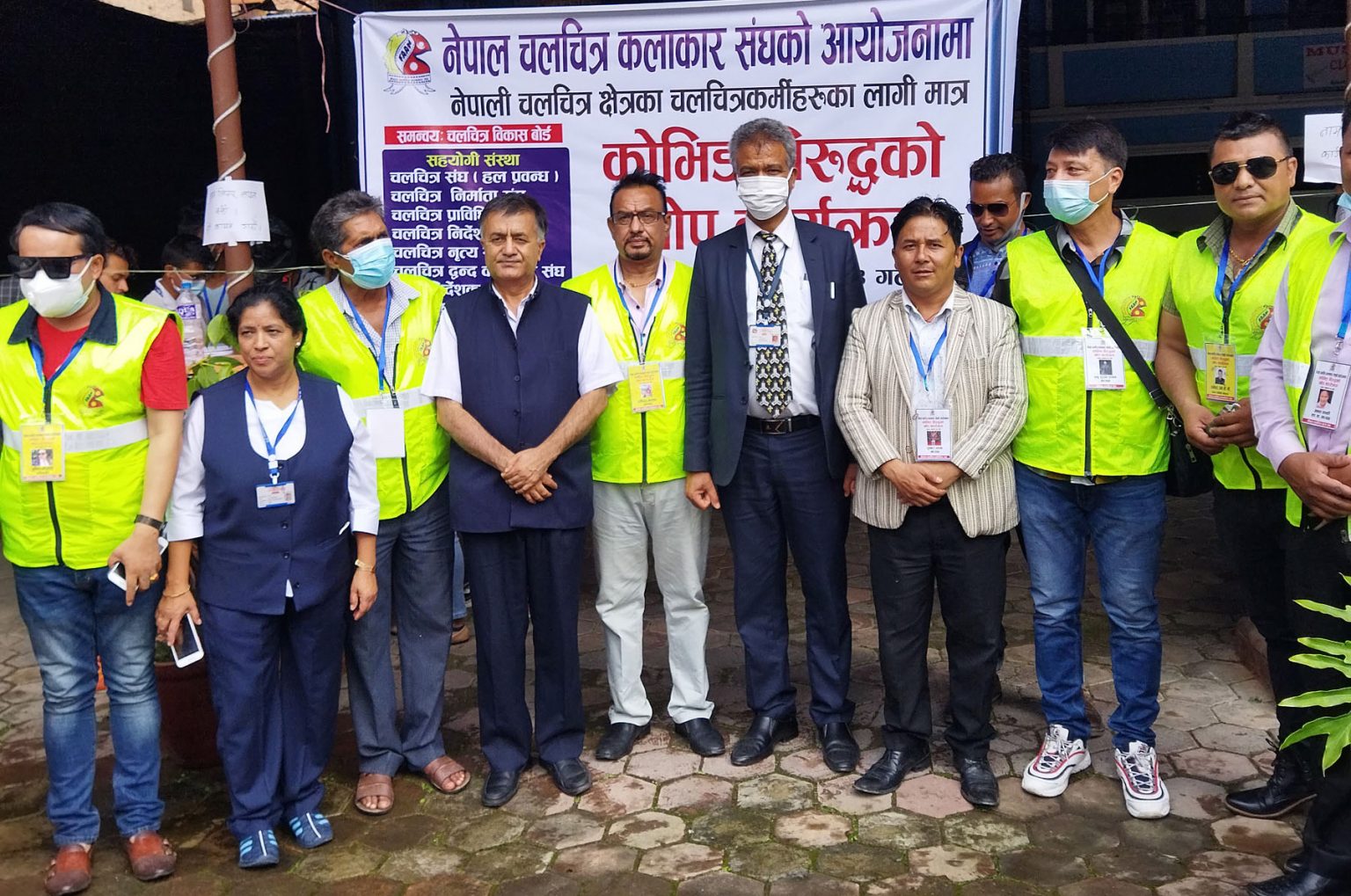 खोप लगाएपछि कलाकार खुशी