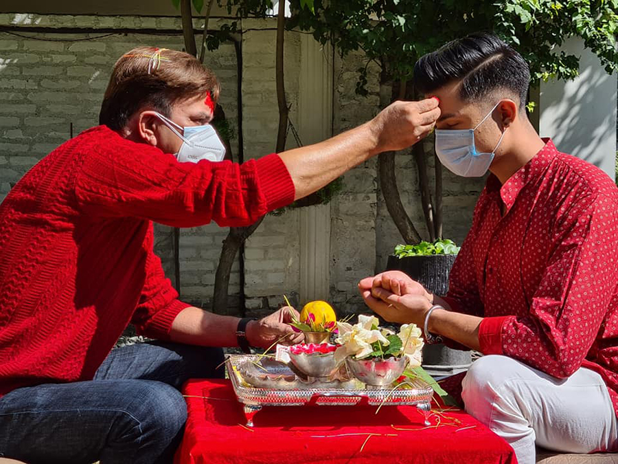 आज दशैंको टिका र जमरा ग्रहण गरिदै