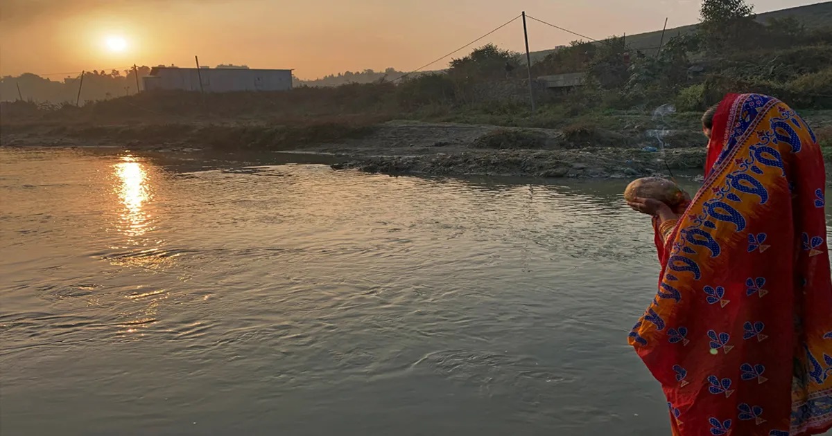 उदाउँदो सुर्यलाई अर्घ्य दिंदै छठ पर्व सम्पन्न