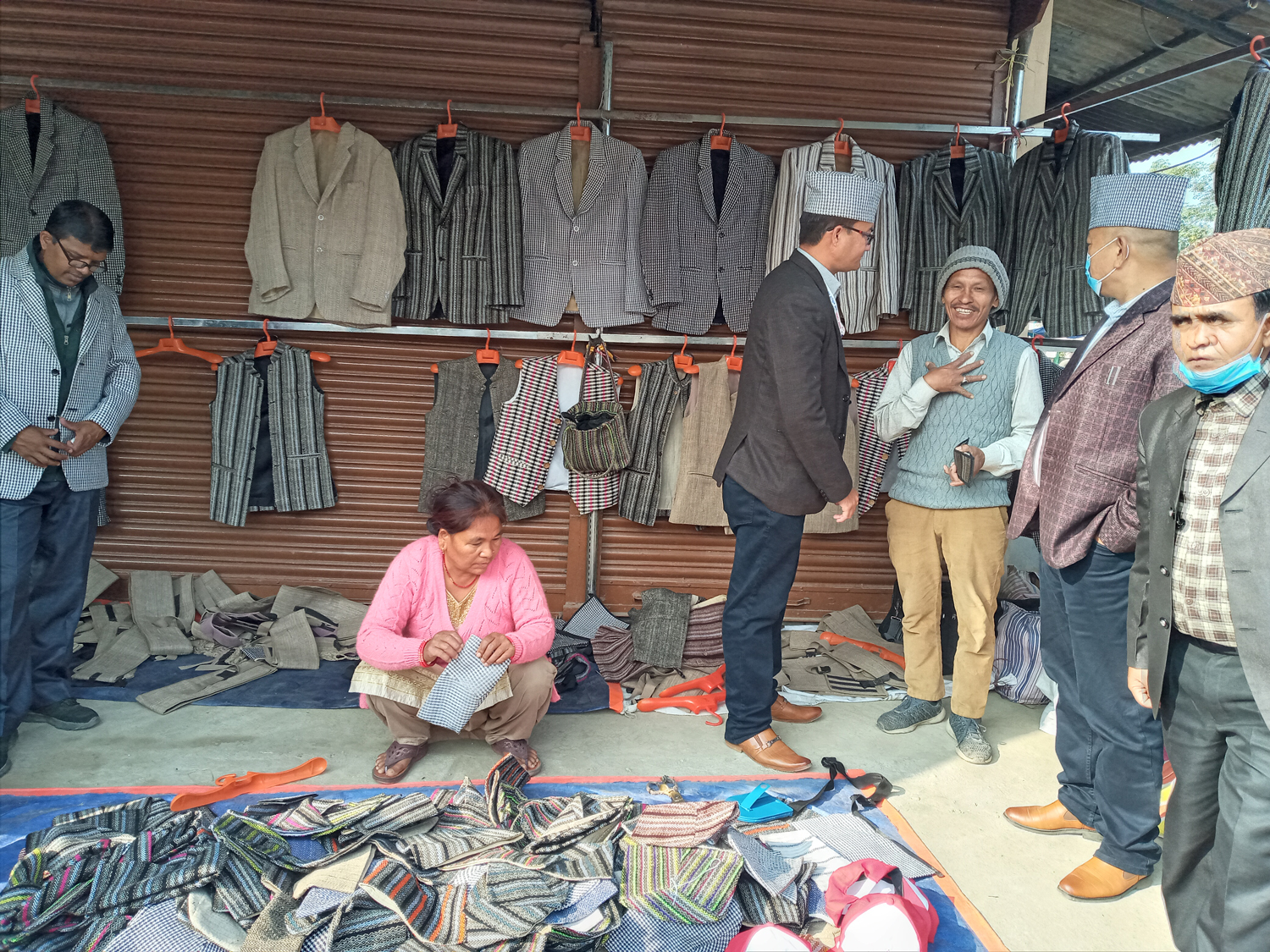 एमाले महाधिवेशनमा चम्कियो अल्लो कपडाको व्यापार