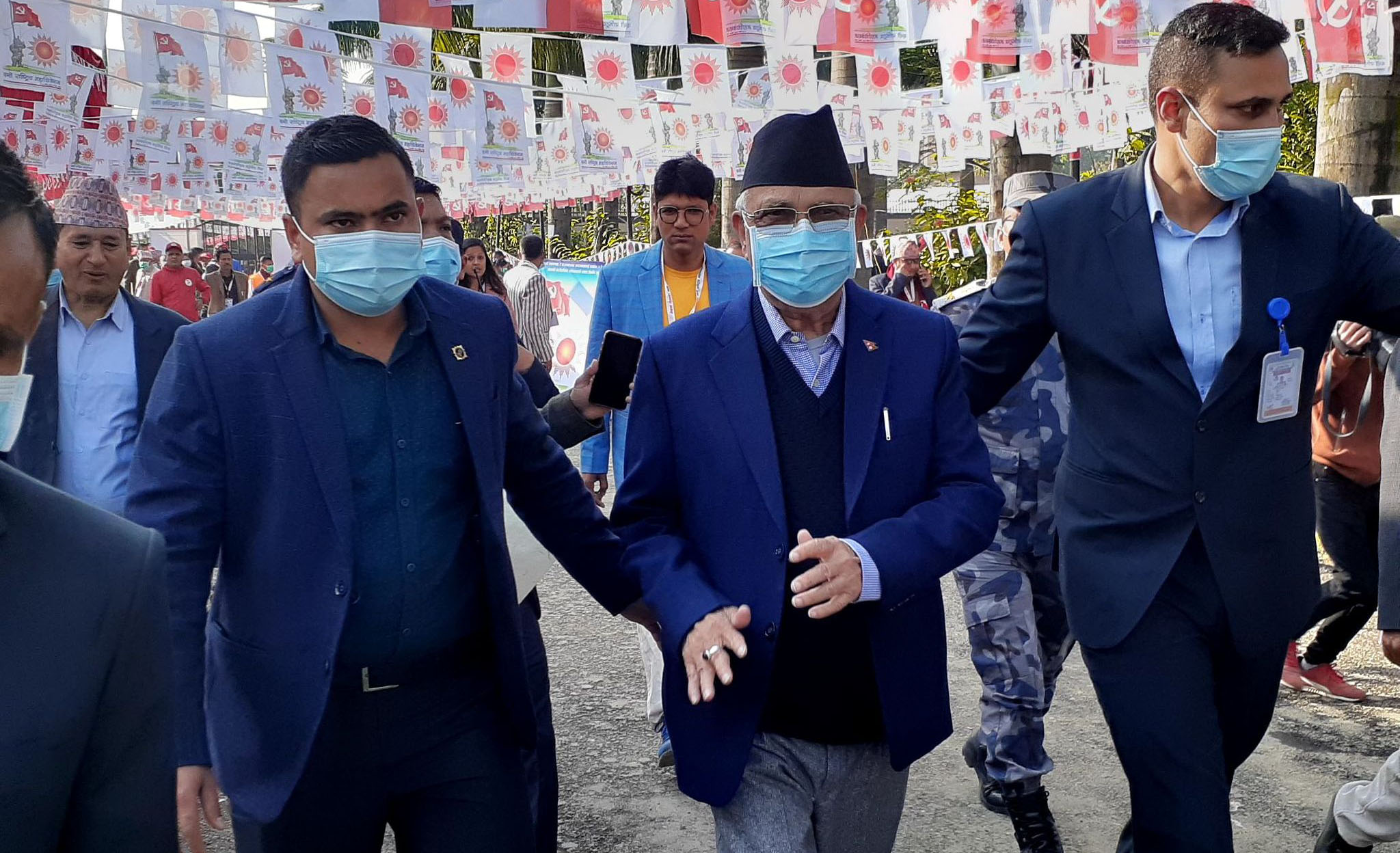 एमाले महाधिवेशनः अध्यक्ष पदमा ओली र रावल, उपाध्यक्षमा भुषालको उम्मेदवारी दर्ता