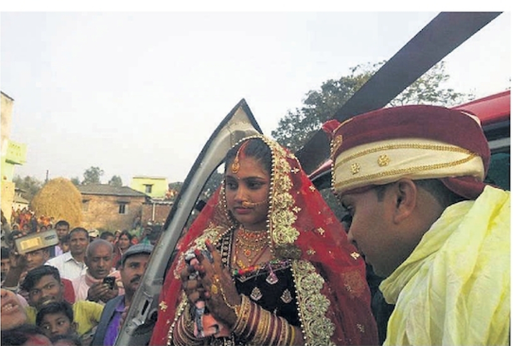 हेलिकोप्टर चार्टर्ड गरेर छोराको विवाह