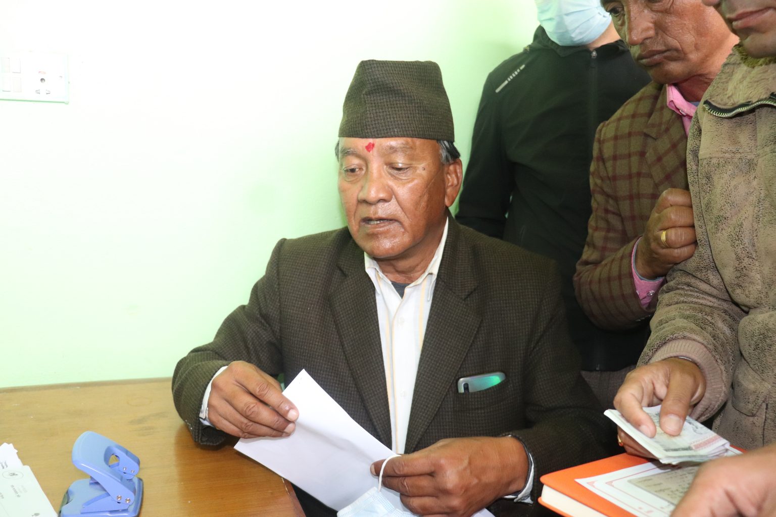 काँग्रेस कर्णालीमा शाही विजयी