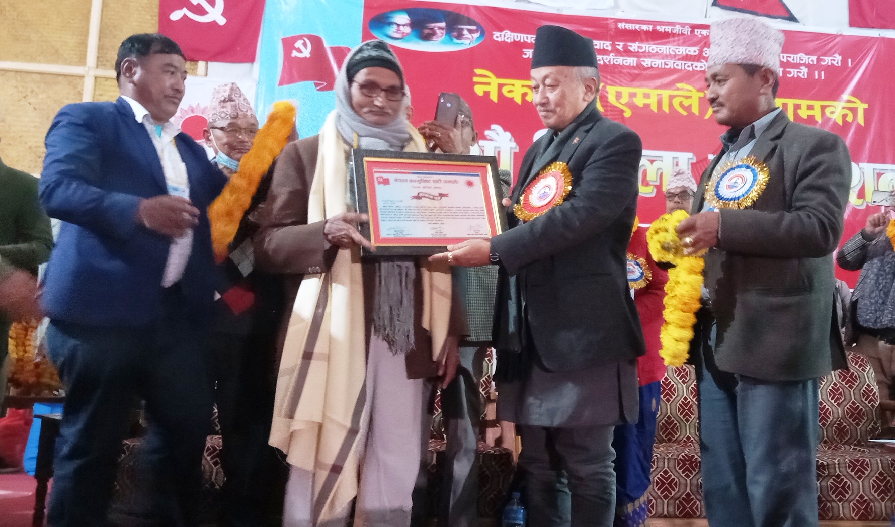 गठबन्धका नेताहरूबीच दुई मिनेट सँगै बस्ने अवस्था छैन : सुवास नेम्वाङ