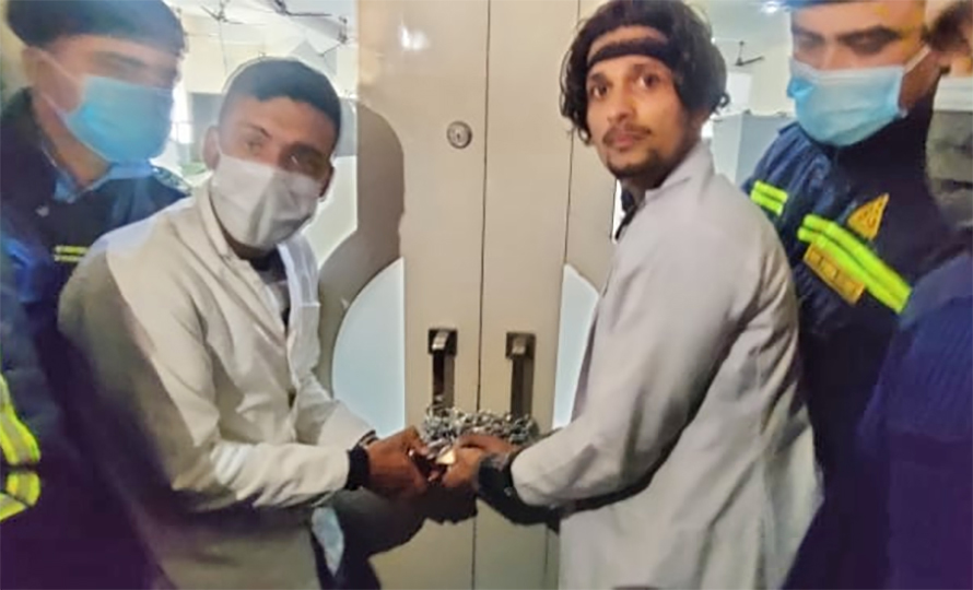 नोबेल मडिकल कलेजमा तालाबन्दी