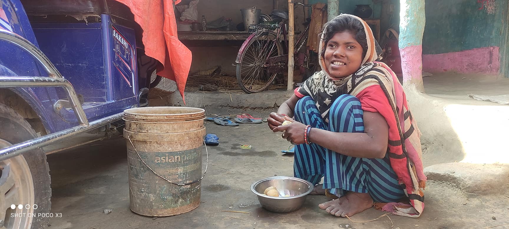 आँखा नदेखेर के भो ? घर सुनिताले नै सम्हाल्छिन्