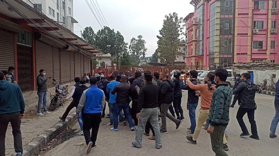 विद्यार्थी र प्रहरीबीच बुटवलमा झडप, पाँच विद्यार्थी घाइते