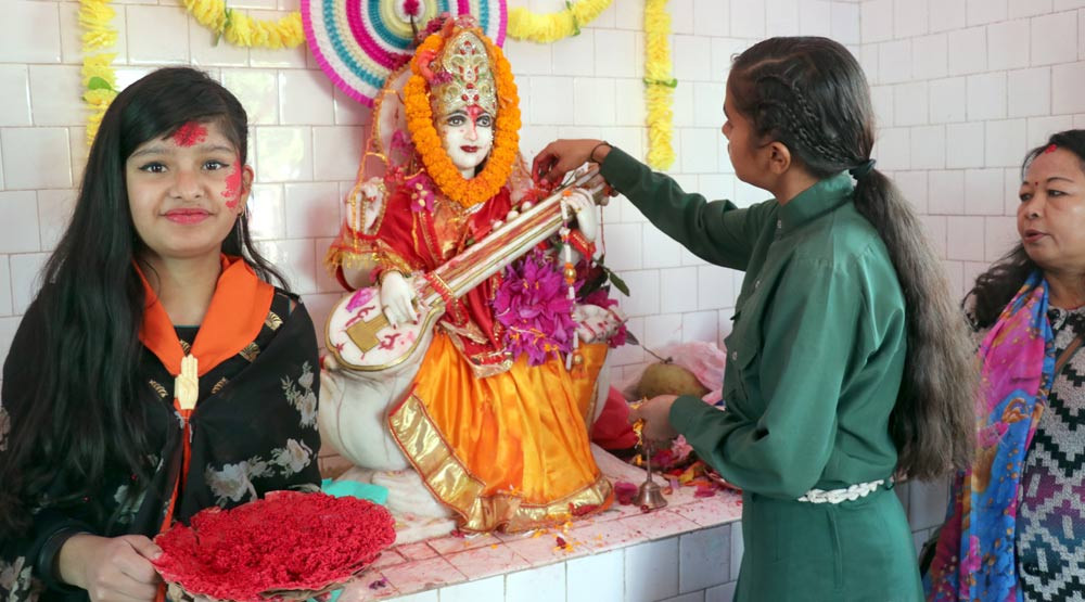 आज सरस्वती पूजा, विद्याकी देवी सरस्वतीको पूजाआजा गरी मनाइँदै