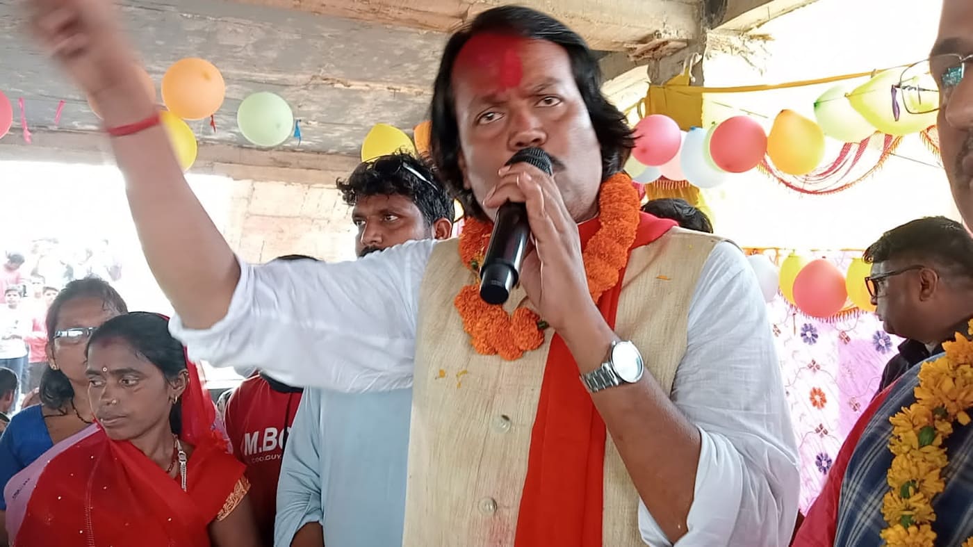 चुनावी अभियानलाई तीब्रता दिँदै सीके राउत