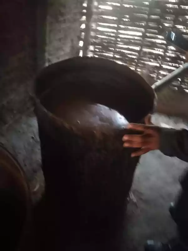 महोत्तरीका चार भट्टीपसलमा प्रहरी छापा, मदिरा नष्ट