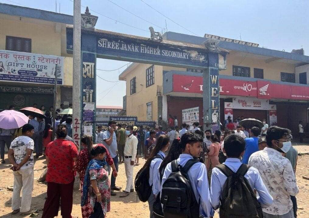 जनक माविका विद्यार्थी आन्दोलित