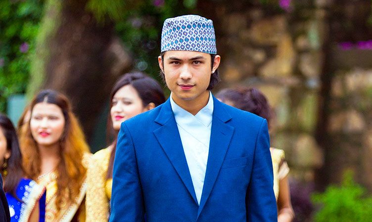 दर्शकप्रति विश्वस्त अनमोल केसी