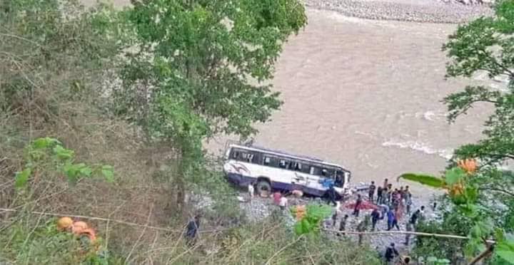 दैलेख बस दुर्घटनामा मृतकको संख्या ४ पुग्यो