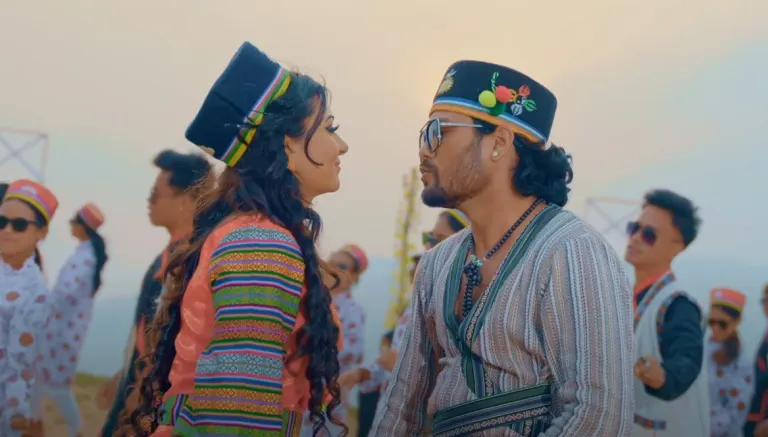 कबिताको चक्रसँग ‘चस्मा’ मा रोमान्स