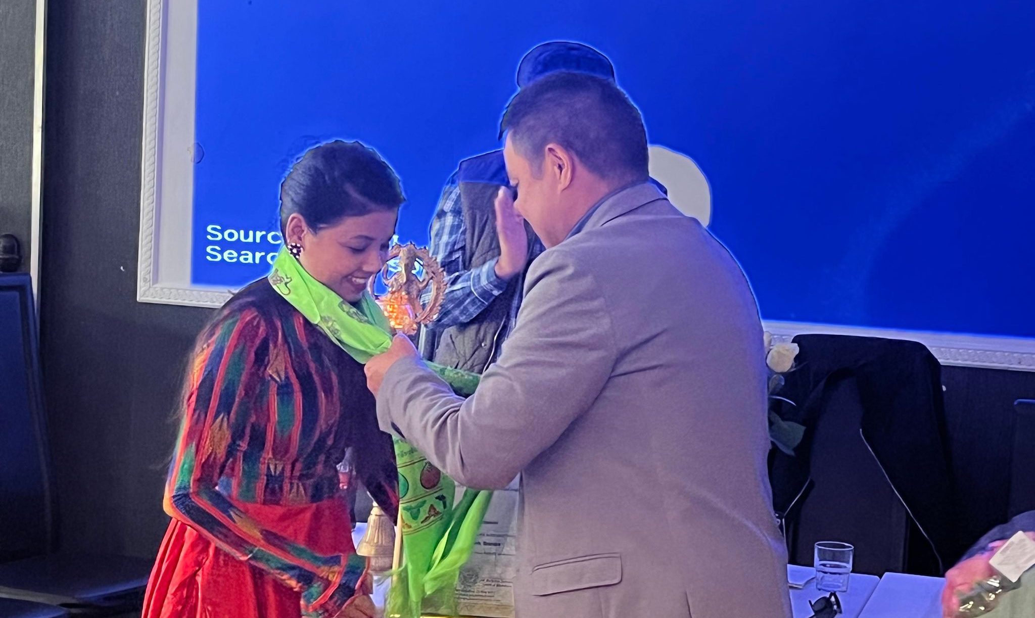 गायिका अस्मिता डल्लाकोटी बेलायतमा सम्मानित