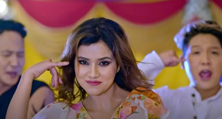 मायाको पंखा घुमाउँदै भीमफेदी गाइज