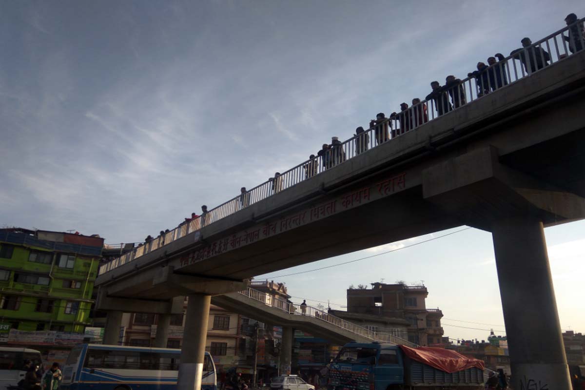 शंखमुल पुलबाट बागमतीमा हाम फालेपछि …