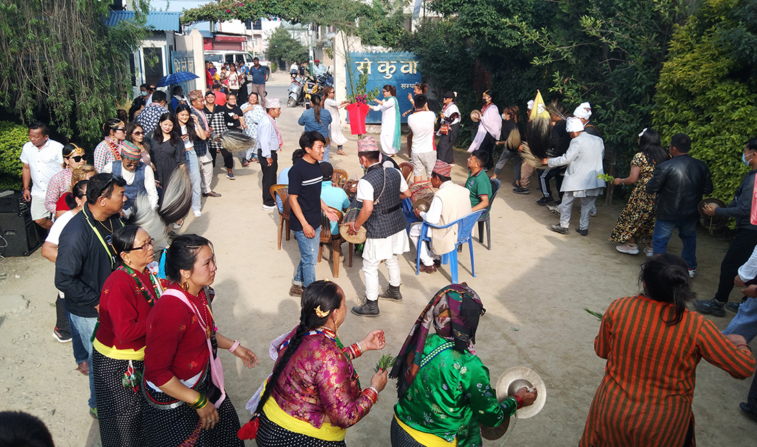 क्याफेमा साकेला, रमितेको भिड