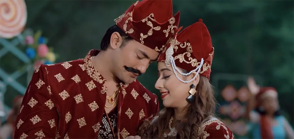 आकाश र तनुजाको ‘शिरको फूल शिरैमा’