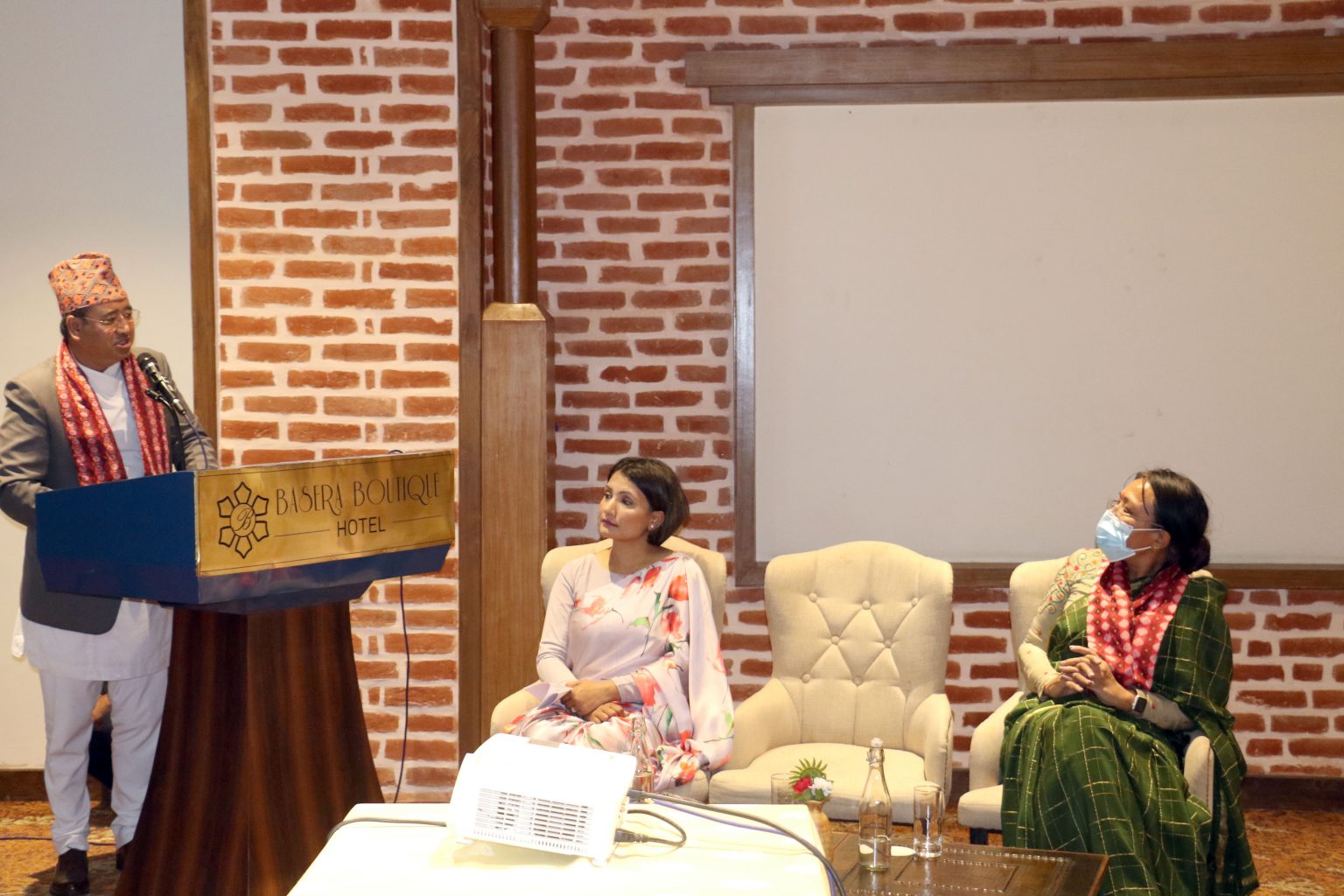 ६० महिला सेफुक्सुण्डोको पदयात्रामा