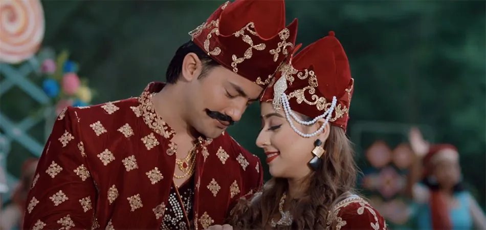 आकाश र तनुजाको ‘शिरको फूल शिरैमा’