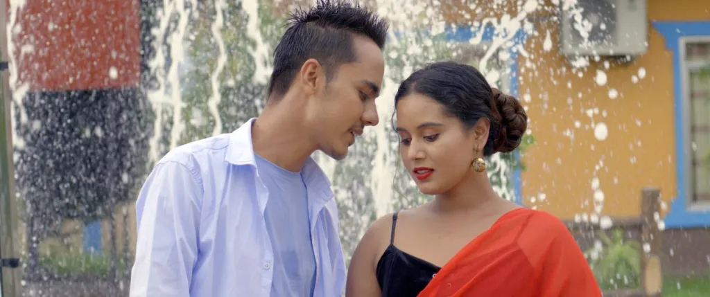 ‘आँखामा छौ तिमी’ मा अमिर र रुक्सना