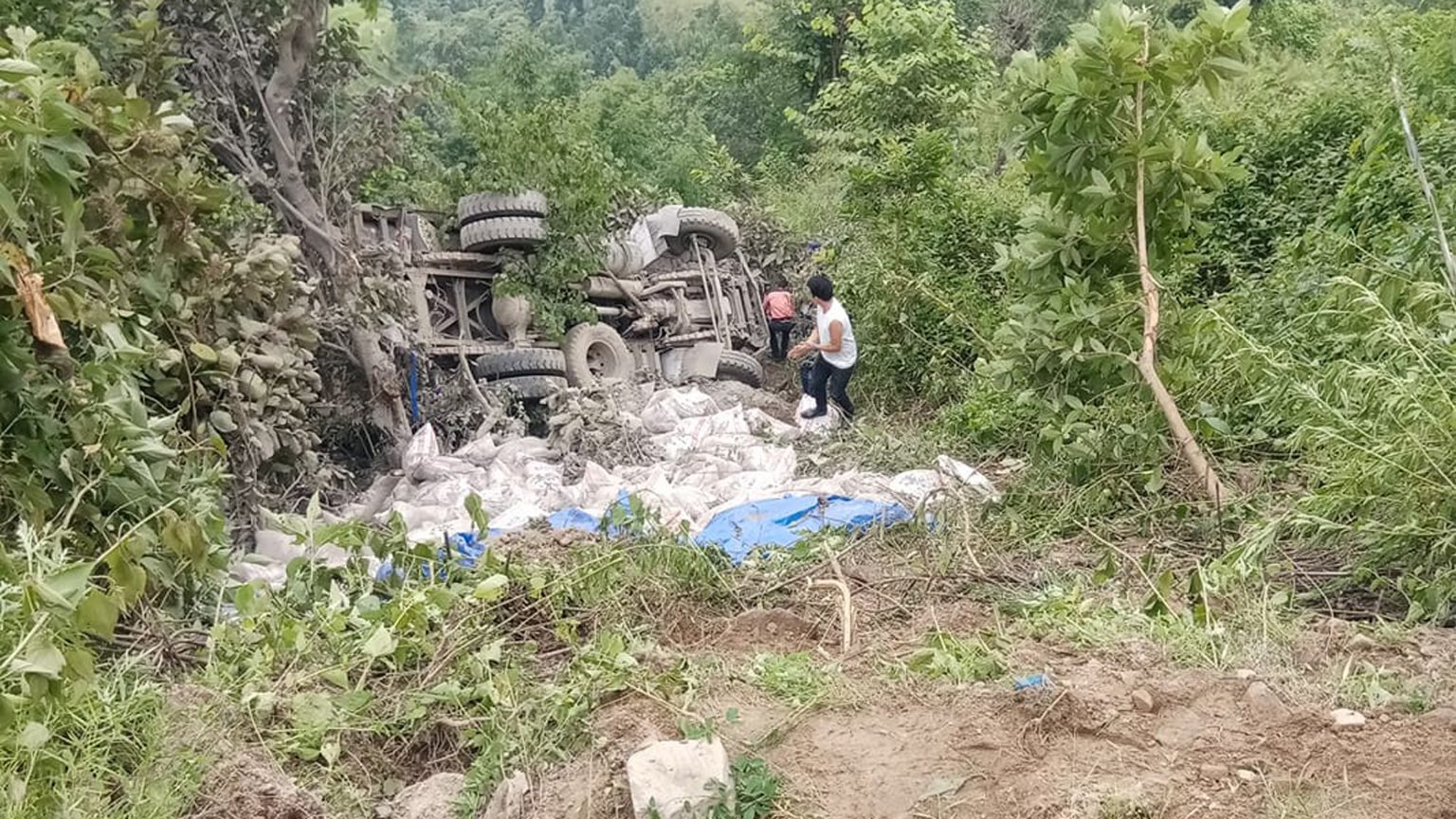 दुर्घटनामा २ जनाको मृत्यु