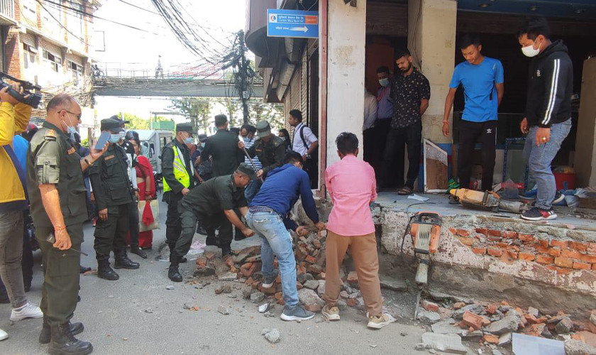 अवैध संरचना हटाउन नागरिककै सहयोग