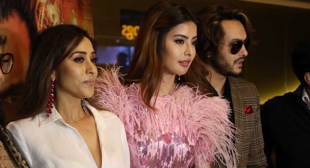 विश्वभर प्रेमगीत ३ प्रदर्शन