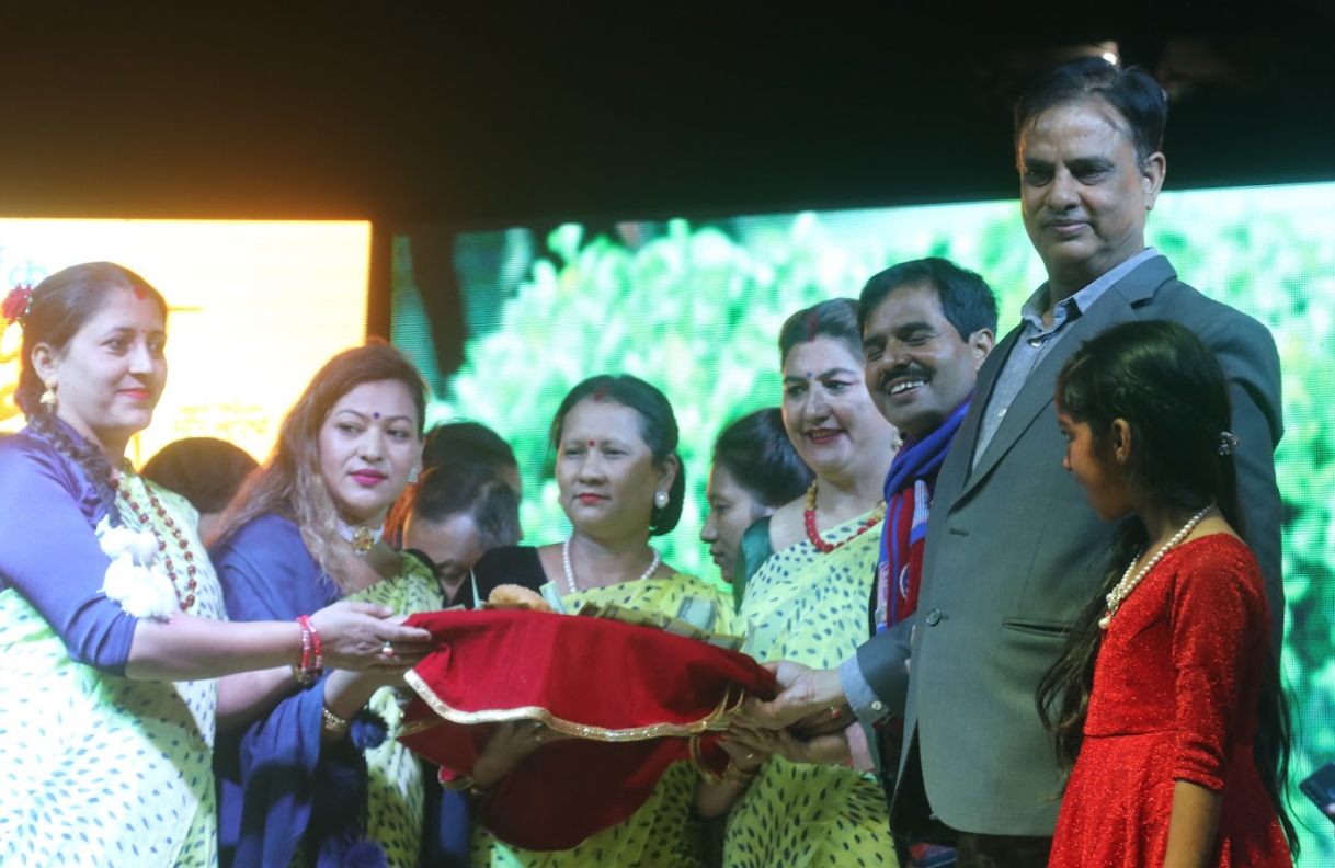 संसद् भवन अगाडि फिल्म ‘महापुरुष’ को देउसी-भैलो