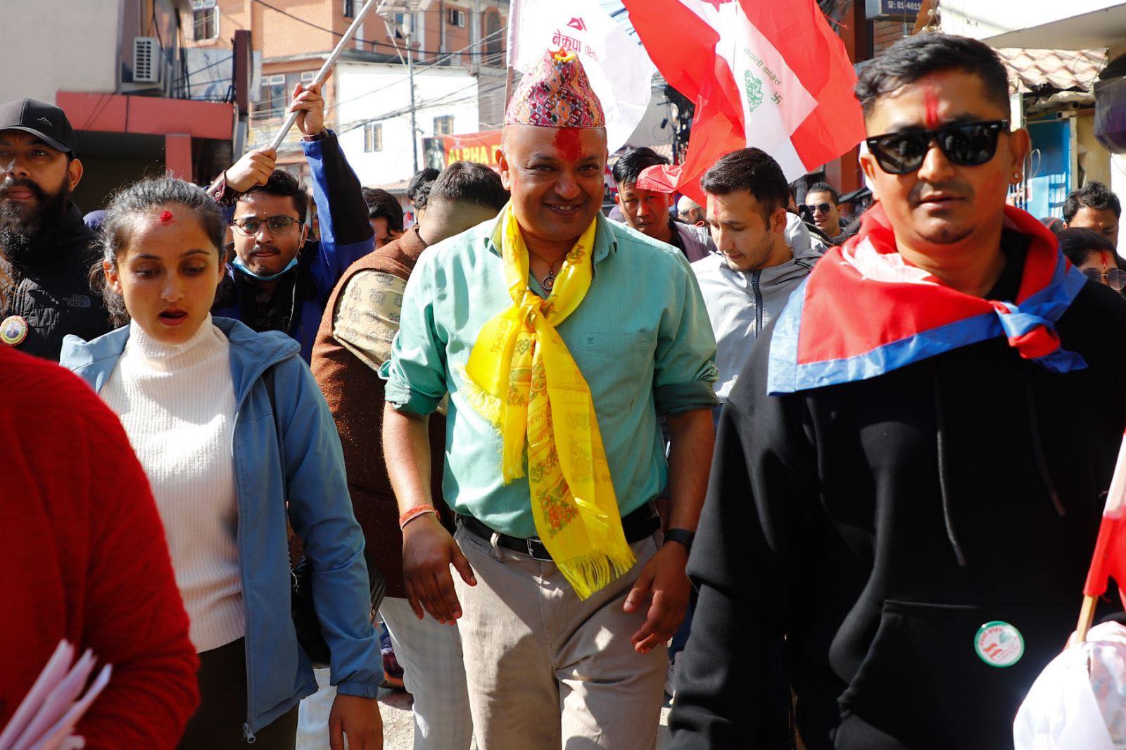 गगन थापाको घरदैलो : स्वागतसँगै सेल्फी