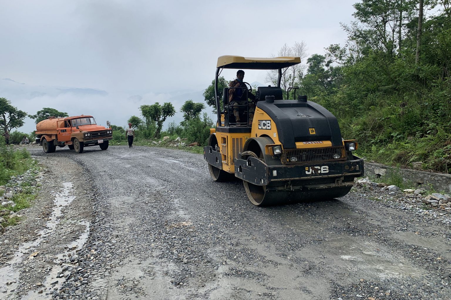 बुटवल नारायणघाट सडकमा कालोपत्रको परीक्षण सुरु