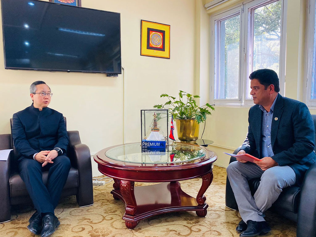 उद्योग मन्त्री भण्डारी र चिनियाँ राजदूतबीच भेटवार्ता