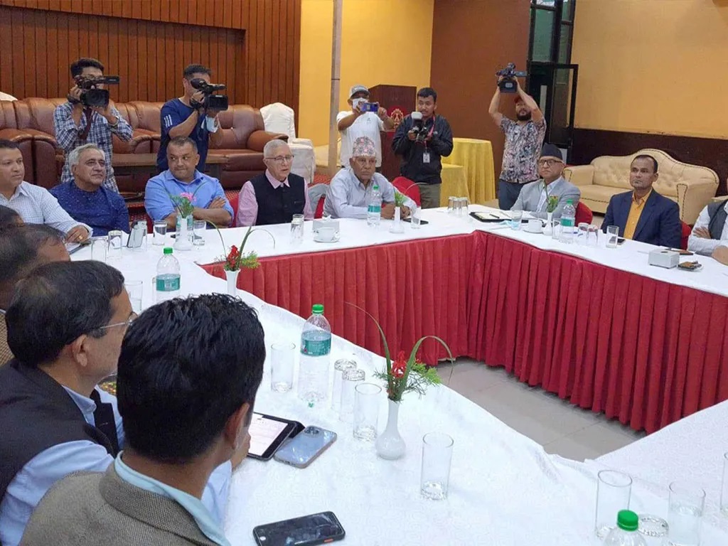 शेखर कोइराला पक्षको भेला बत्तिस पुतलीमा जारी