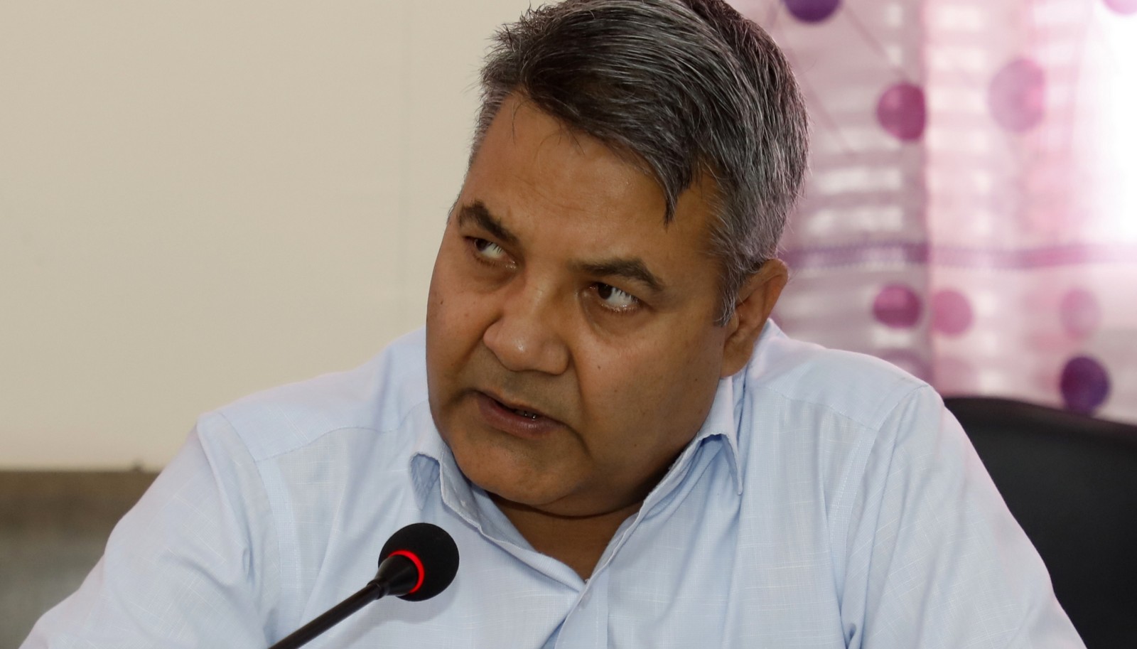 ‘रंग फेर्ने प्रतियोगितामा छेपारोले प्रचण्डसँग हार्छ’