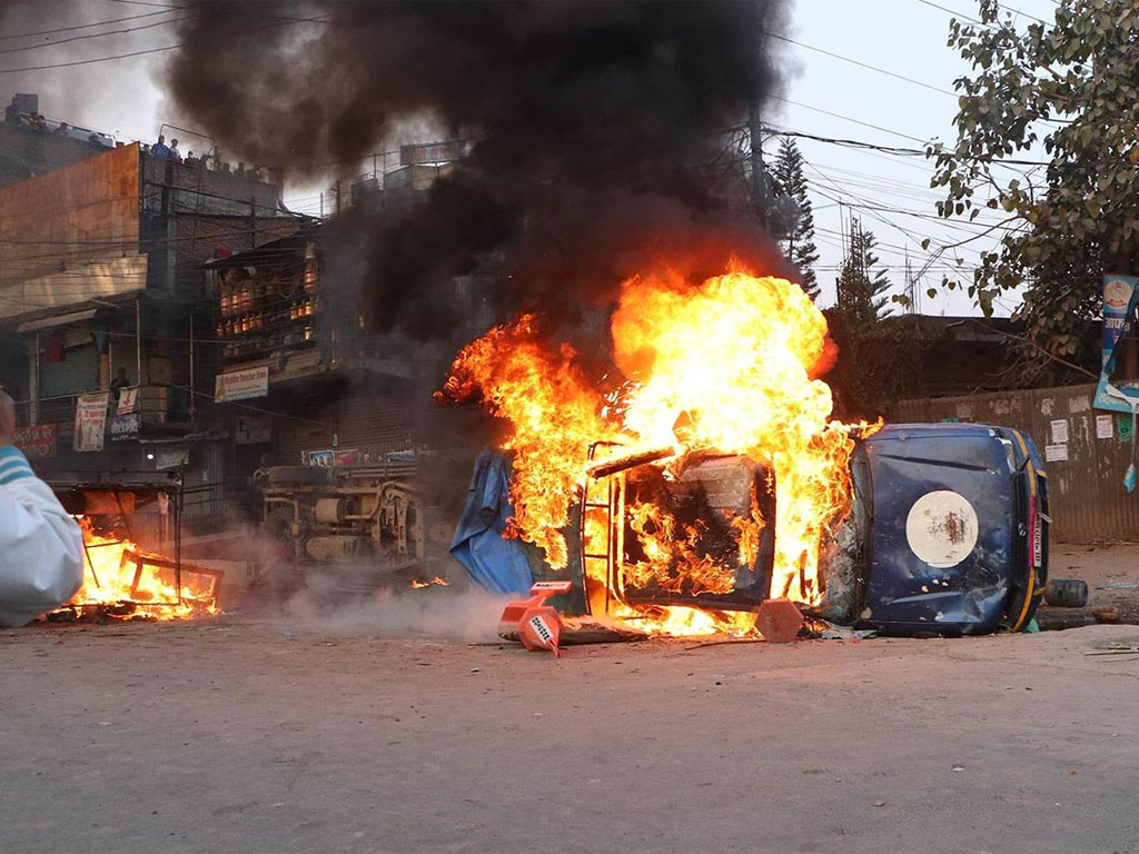 बालाजुमा प्रदर्शनकारीसँगको झडपमा ९ जना प्रहरी घाइते, २ को अवस्था गम्भीर