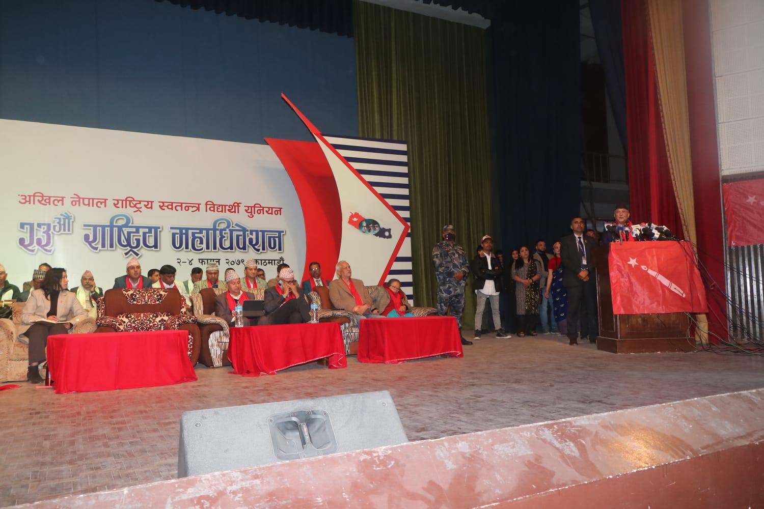 एमाले अखिलमा आज नयाँ नेतृत्वका लागि मतदान