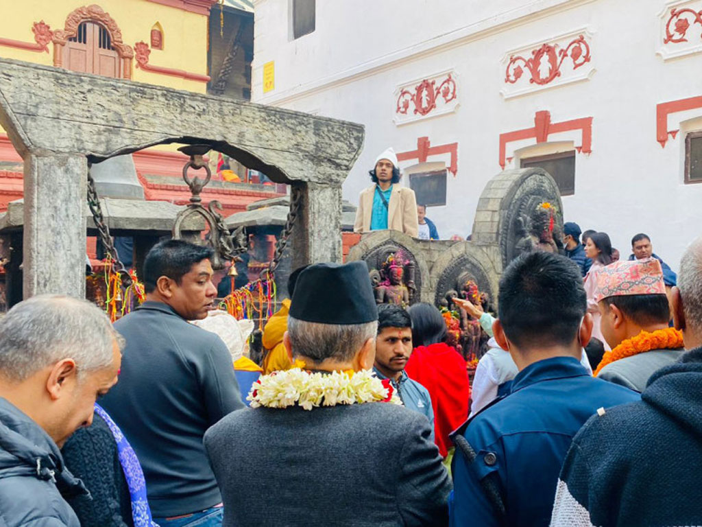 राष्ट्रपति उम्मेदवार नेम्वाङले गरे पशुपतिमा पूजाअर्चना