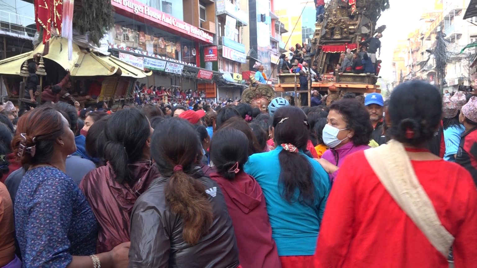 महिलाको मात्र सहभागितामा रातो मच्छिन्द्रनाथको रथ जात्रा सम्पन्न