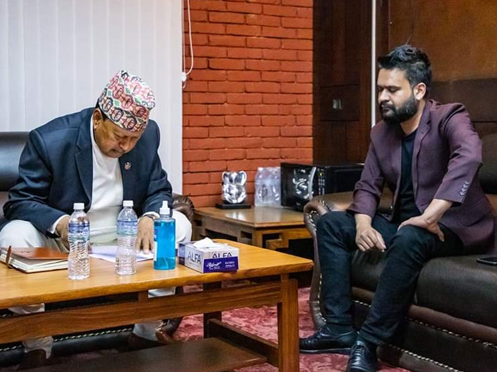 ६८ स्वास्थ्य संस्थालाई कानुनी दायरामा ल्याउन स्वास्थ्यमन्त्रीलाई बालेनको अल्टिमेटम