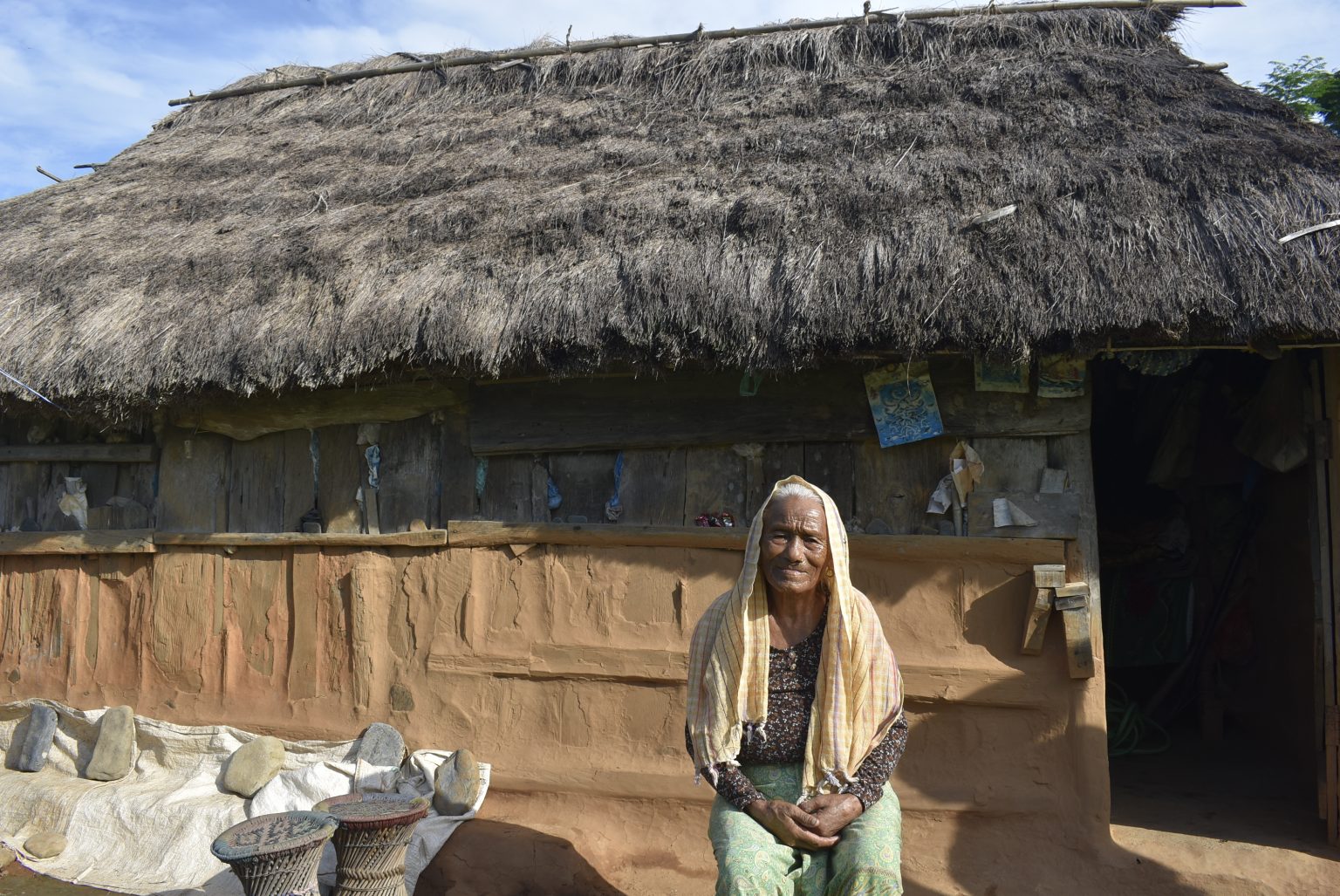 पियारी आमा जसले सबै जाय-जेथा विद्यालयलाई दान गरिन्