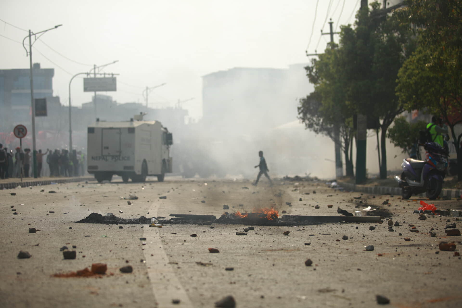 ओली र प्रचण्डले हुर्काएका दुर्गा प्रसाईले राजधानीमा देखाएको ताण्डव