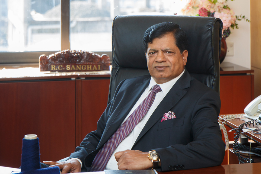 एनआइसी बैंकका सञ्चालक रामचन्द्र संघई (सिआइपी)बाट सम्मानित