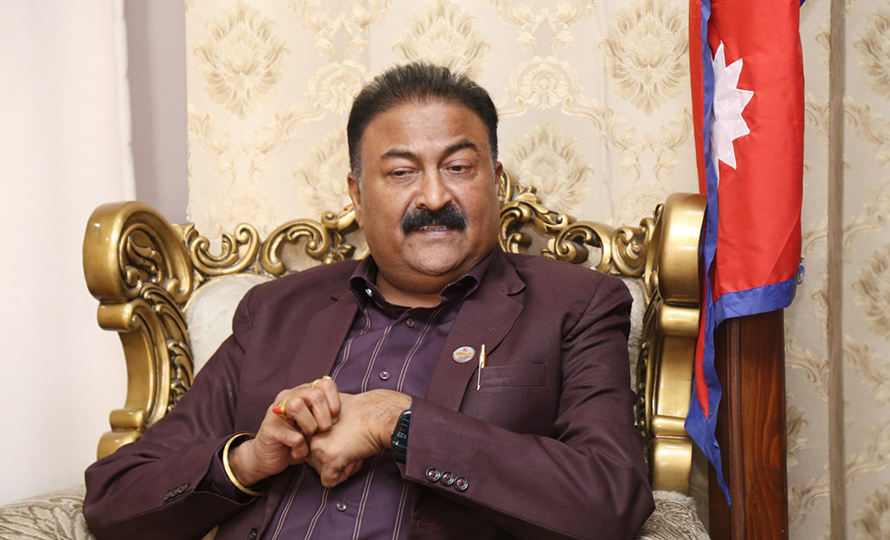 घुसकाण्डमा मुछिएका संघीय मामिला मन्त्री राजकुमार गुप्ताको राजीनामा, राजनीतिक दबाबपछि पदमुक्त