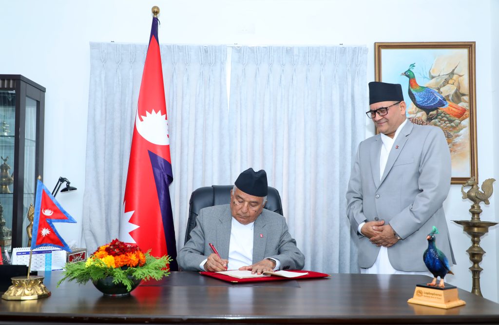 राष्ट्रपतिद्वारा तीन महत्त्वपूर्ण आर्थिक विधेयक प्रमाणीकरण: