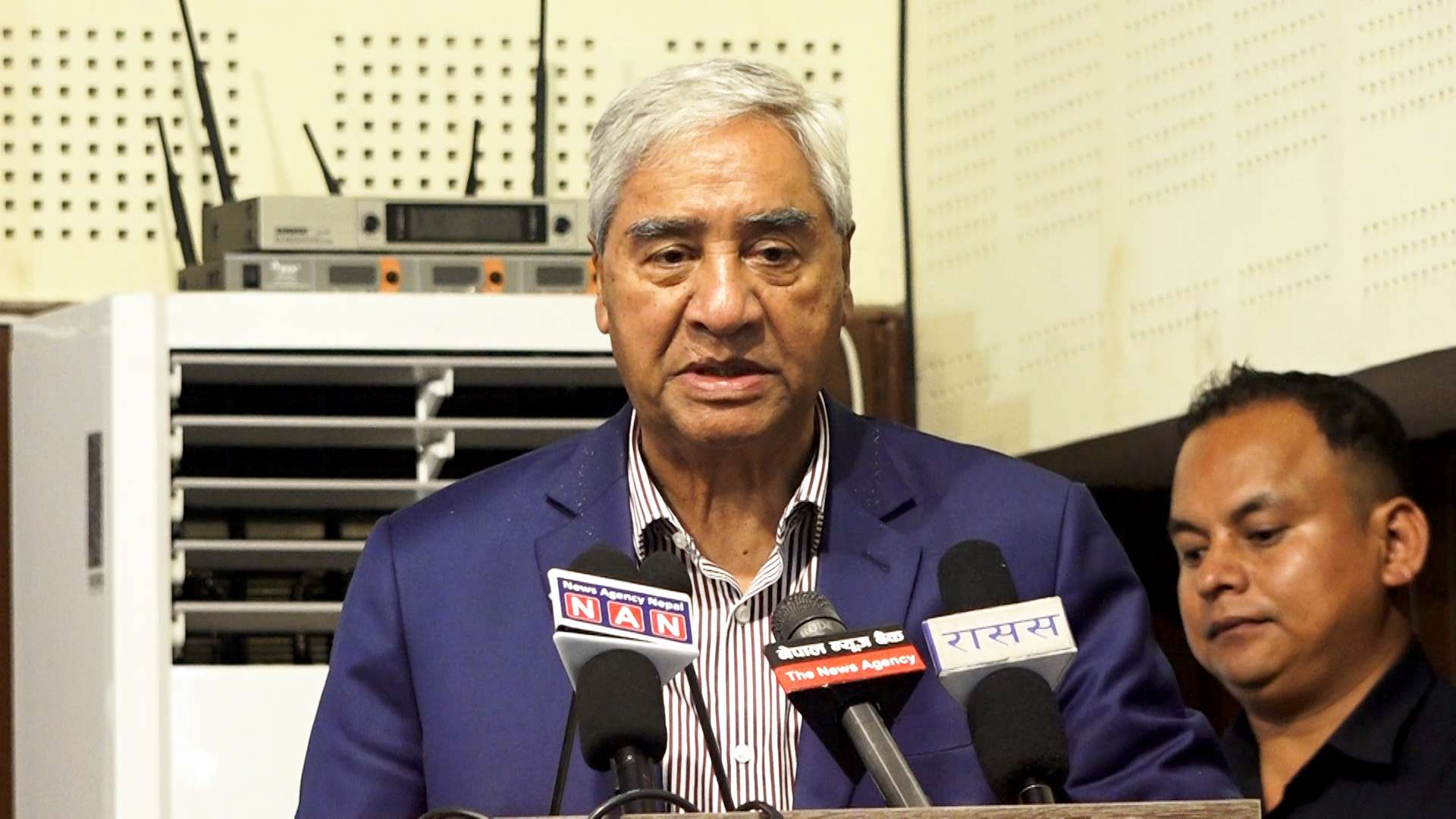 संविधानकै कारण प्रतिस्पर्धी दलहरु मिलेर काम गर्नुपर्ने बाध्यता छ : सभापति देउवा