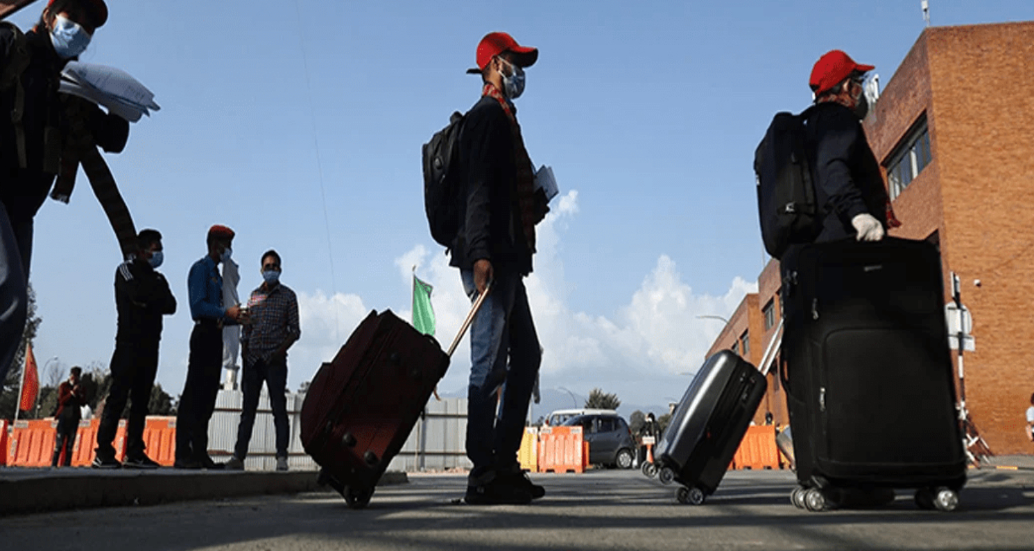 साउनमा ६८ हजारभन्दा बढी नेपालीले पाए श्रम स्वीकृति, ठगीका उजुरी बढे